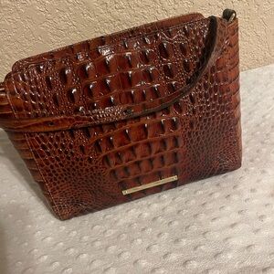 Elegant Brown Crocodile-Embossed Women's Bag